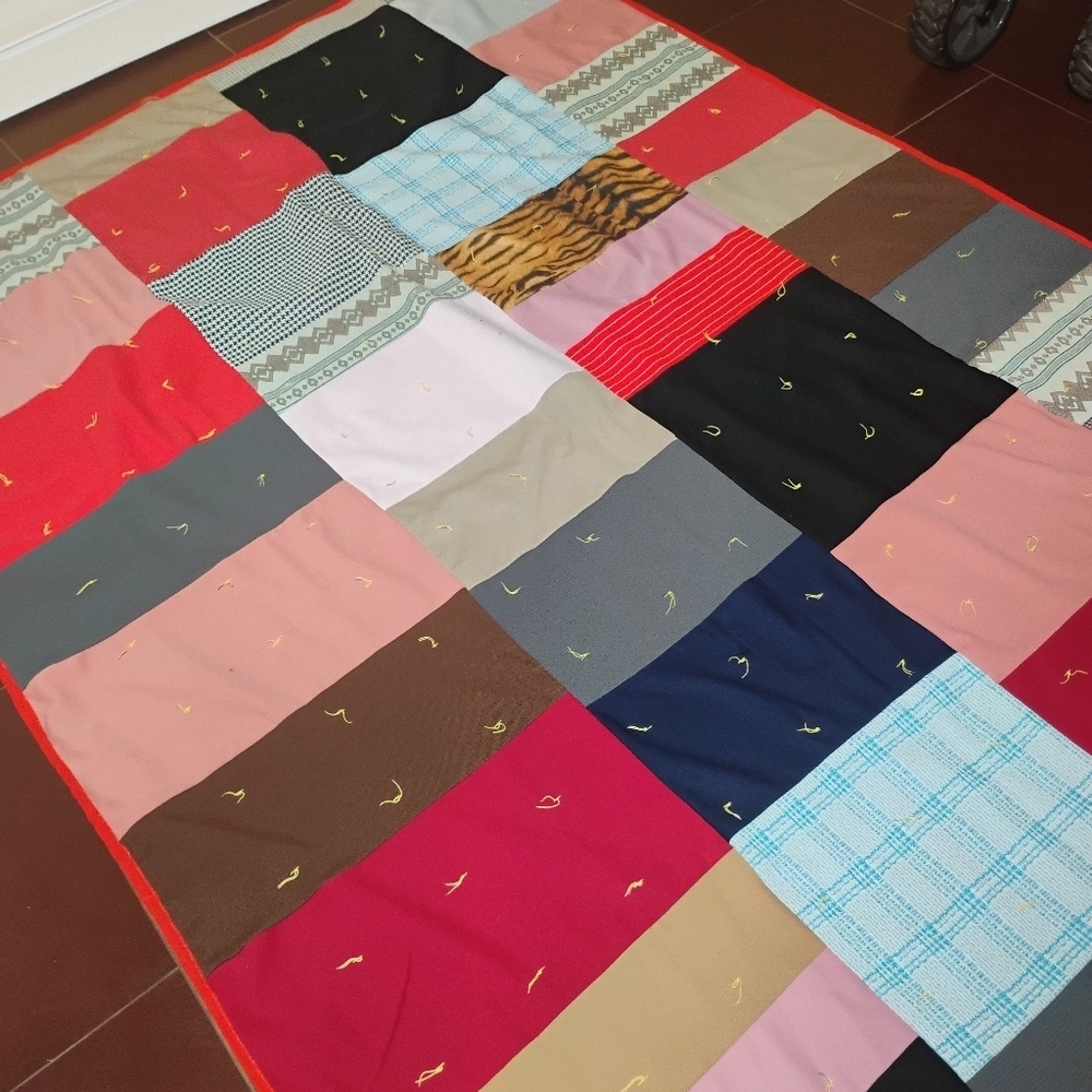 Vintage Handmade Patchwork Quilt –Colorful Scrap Fabric Throw Blanket, 62x89. G - Picture 8 of 9